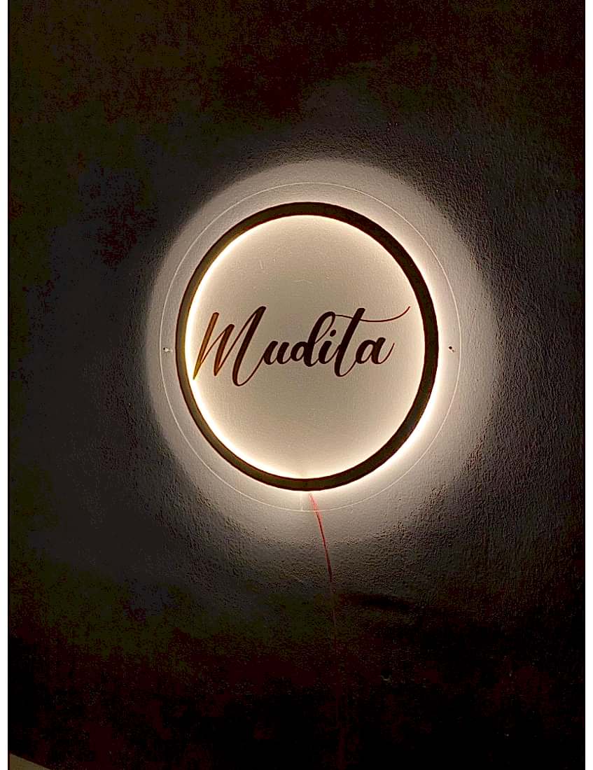 kişiye özel neon led tabela gold pleksi 50 cm, özel tasarım led ışıklı tabela